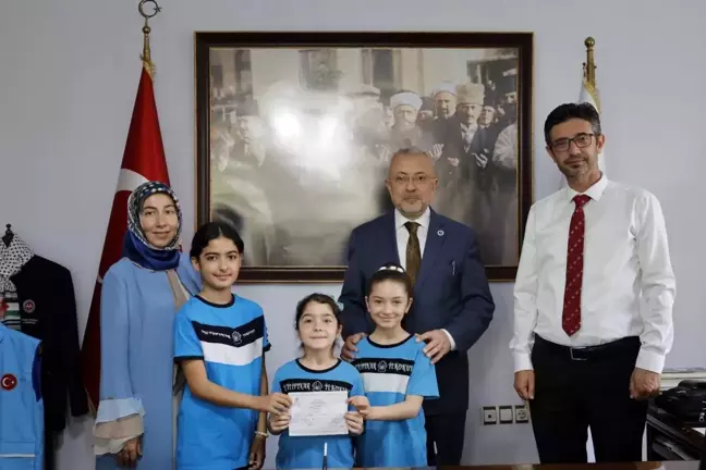Denizli Öğrencileri, El Emeği İle Ürettikleri Takılarla Filistin'e Destek Oldu
