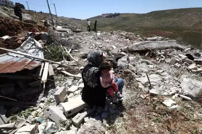 İsrail, Nablus'ta Filistin Evlerini Yıktı