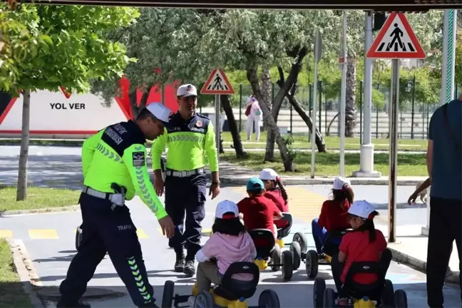 Aliağa'da Karayolu Güvenliği ve Trafik Haftası Etkinliği