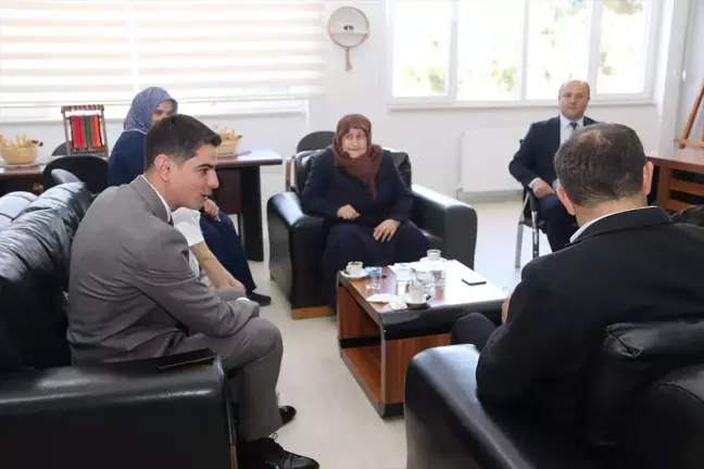 Amasya'da şehit annesi, oğlunun isminin verildiği kurumu ziyaret etti