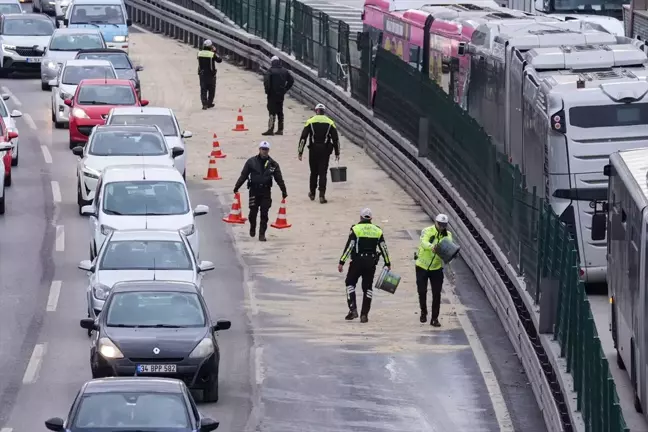 Beylikdüzü'nde Metrobüs Kazası: 1 Ölü, 22 Yaralı