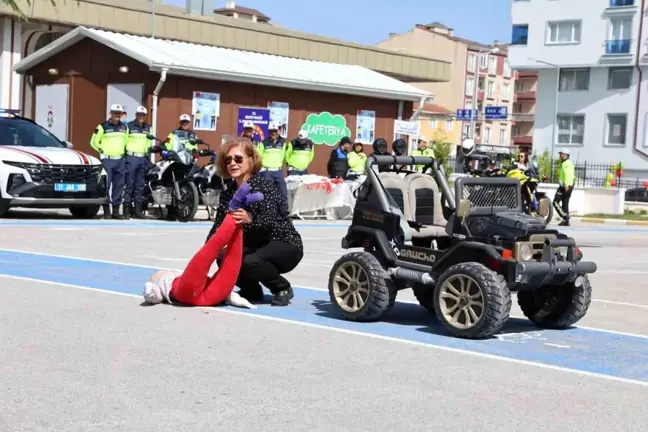 Bilecik'te Trafik ve İlk Yardım Haftası Kutlandı