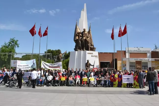 Manisa'da Engelliler Haftası Kortej Yürüyüşü Düzenlendi
