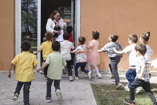 Kimsesiz çocuklara