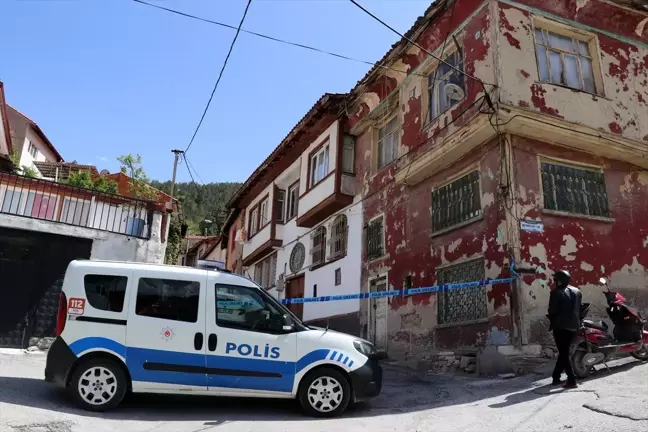 Kütahya'da Genç Kızın Cesedi Kuyuda Bulundu