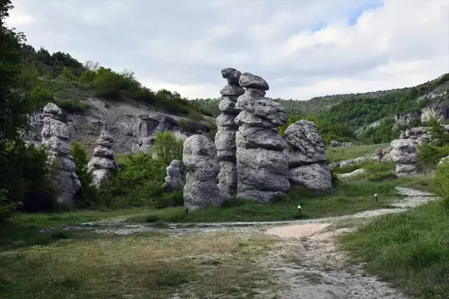 Kuzey Makedonya'nın Taşlaşmış Düğün Merasimi Kapadokya'yı Anımsatıyor