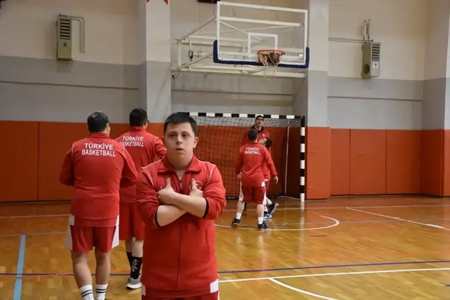 Trabzon'da Down Sendromlular Basketbol Milli Takımı ile Dostluk Maçı Düzenlendi