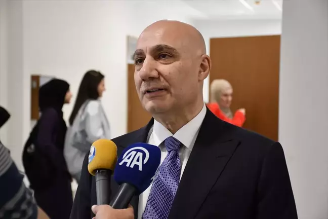 Uluslararası Balkan Üniversitesi'nde Bankacılık Paneli Düzenlendi