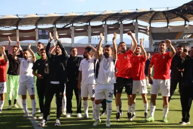 Efsane geri dönüyor! Süper Lig'in eski takımı Manisaspor namağlup şampiyon oldu