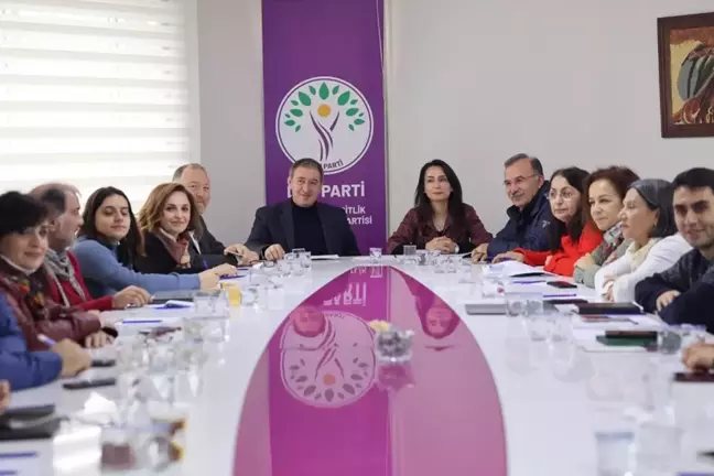 DEM Parti MYK'sı süreci ele aldı: İmralı'yı ziyaret edenlere yasal güvence talep edilecek