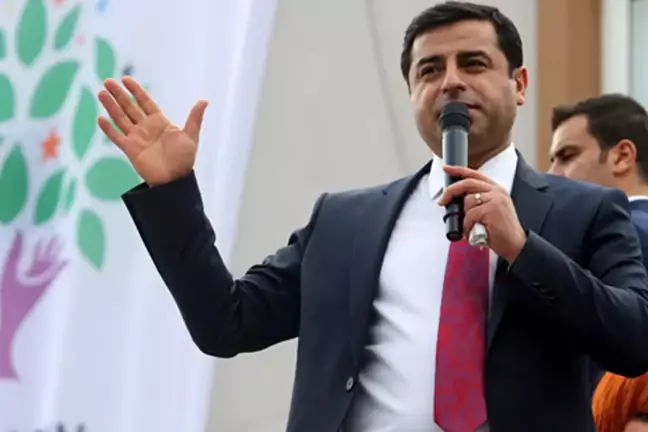 AK Parti'den Selahattin Demirtaş için ilk sinyal: Suçlu muamelesi yapmak doğru olmaz