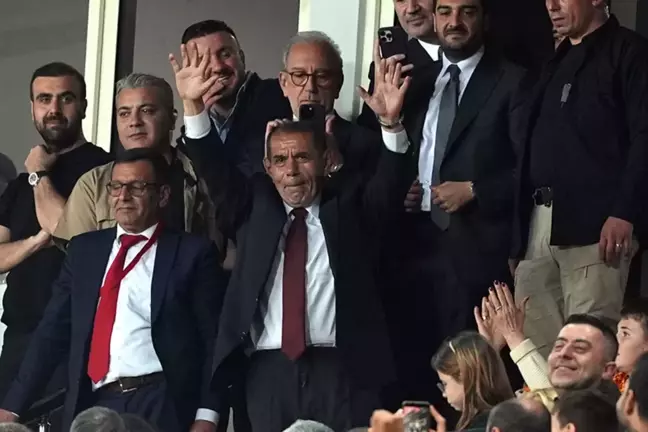 Fenerbahçeli efsane Galatasaray'ın şampiyonluğunu kutladı! Özbek ayakta alkışladı