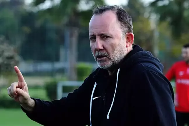 Sergen Yalçın sezonun en iyi 11'ini seçti