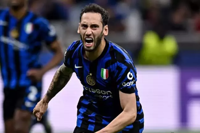 Hakan Çalhanoğlu'nun menajeri transfer için İstanbul'da