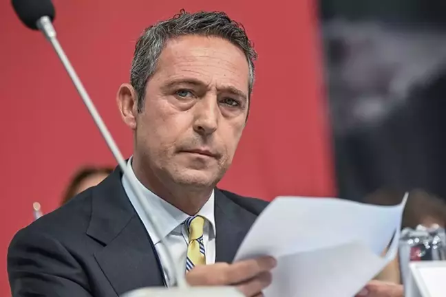 Ali Koç'un transfer teklifi yaptığı yıldız oyuncu futbolu bırakma kararı aldı