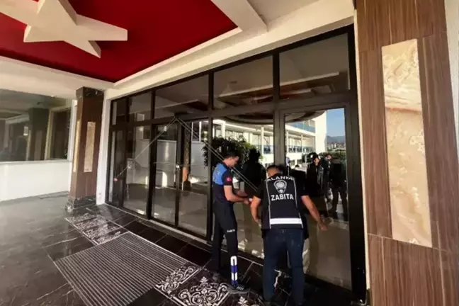 Ruhsatsız 5 yıldızlı otel 112. kez mühürlendi