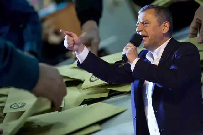 Özel'in erken seçim çağrısına AK Partili Bekir Bozdağ'dan yeşil ışık