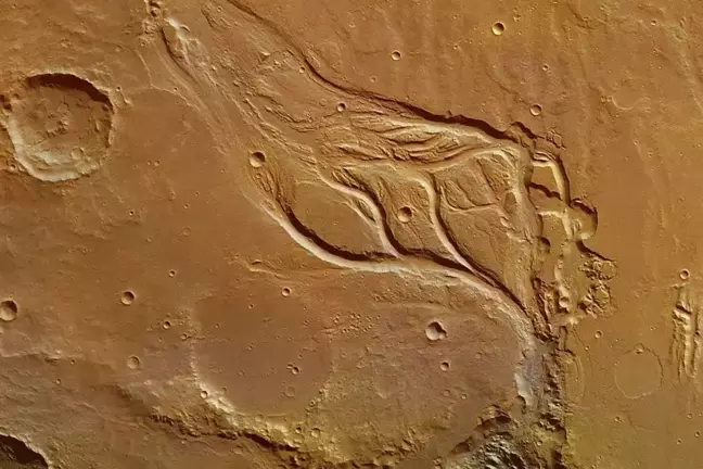 Mars'ta eski nehir izleri keşfedildi