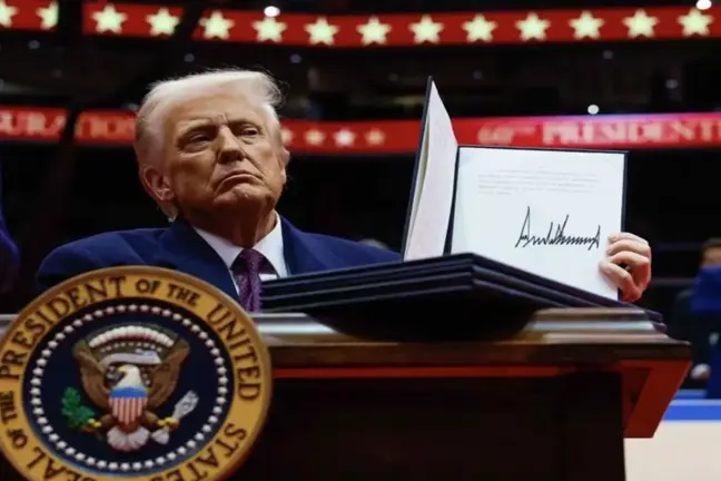 Trump'tan AB ve Meksika'ya yüzde 30 tarife kararı