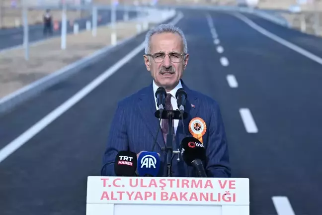 Bakan Uraloğlu duyurdu: 2,5 saatlik yol 36 dakikaya iniyor