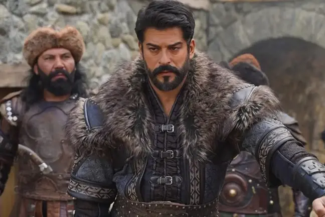 Burak Özçivit'ten radikal karar! Ayrılık sonrası sakal ve bıyık gitti