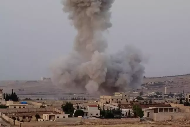 İsrail'den Yemen'in başkentine hava saldırısı