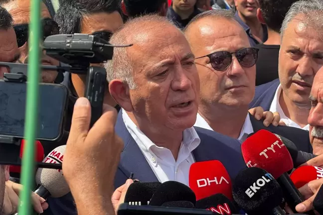 CHP il binasına gelen Gürsel Tekin: Şu bağıranların bir tanesi CHP'li değil