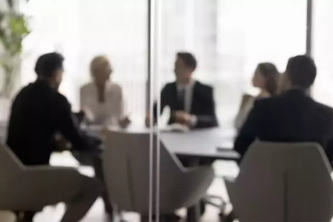 Dev banka binlerce çalışanını işten çıkarıyor