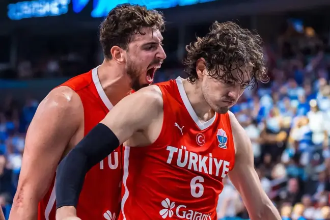 Türkiye sizinle gurur duyuyor! A Milli Basketbol Takımımız Avrupa ikincisi