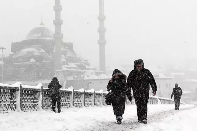 Kara kış İstanbul'un kapısında! Tarih verildi, lapa lapa yağacak