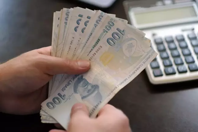 DİSK'in asgari ücret talebi: Enflasyon tek haneye düşene kadar yılda en az 2 kez güncellenmeli