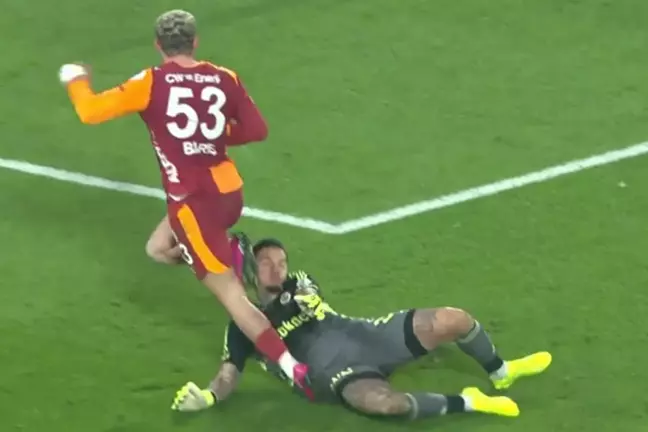 Barış'ın yerde kaldığı pozisyon penaltı mı? Ünlü yorumcular tereddütsüz görüş belirtti