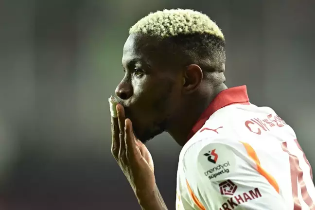 Galatasaray, Antalyaspor'u rahat geçti