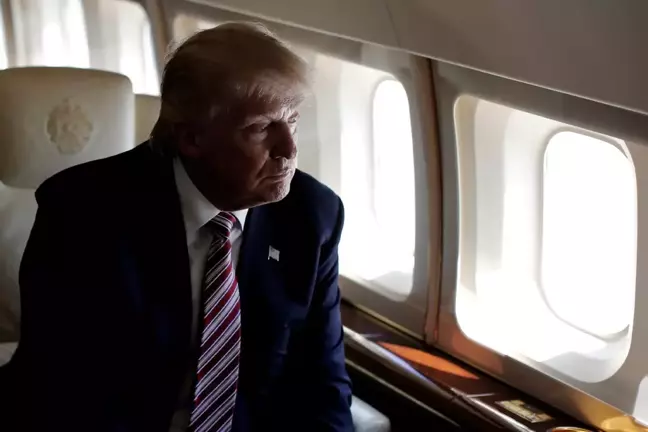 Trump'ın uçağında panik anları! Tedbir amacıyla ABD'ye geri döndü
