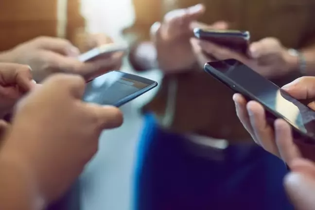 Efsane telefon markası Türkiye'ye geri dönüyor