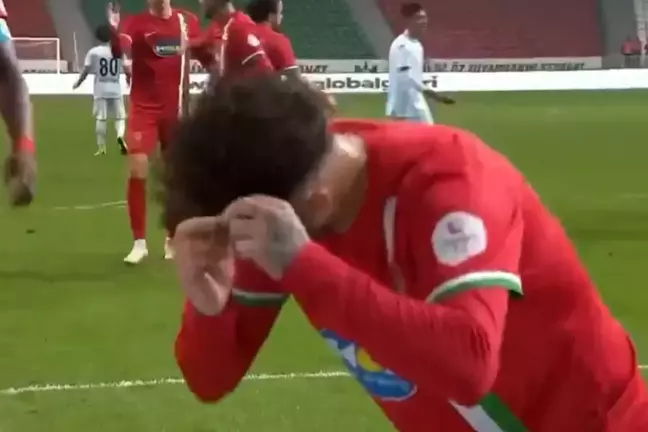 7-0'lık maçta tartışma yaratan görüntü! Amedsporlu futbolcu da saçlarını ördü