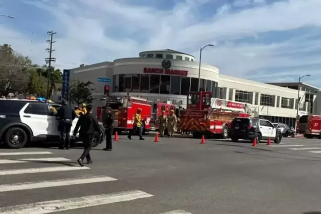 ABD'nin Los Angeles şehrinde binek araç markete daldı: 3 ölü 6 yaralı