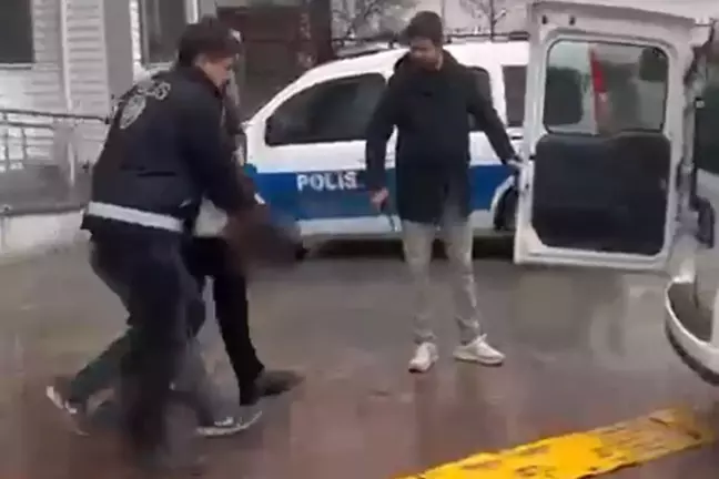 'Birini bıçaklamam lazım' diyerek evden çıktı, genç kızın kabusu oldu