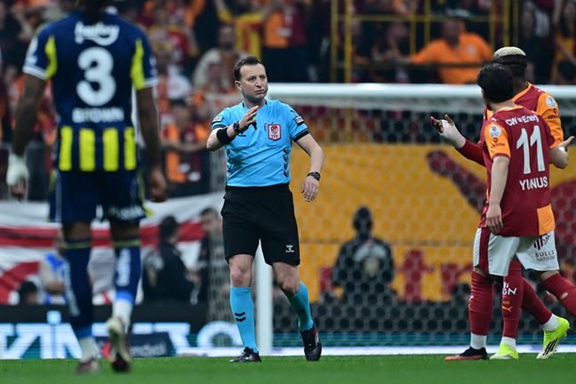 Galatasaray'dan üst üste olay yaratacak paylaşımlar