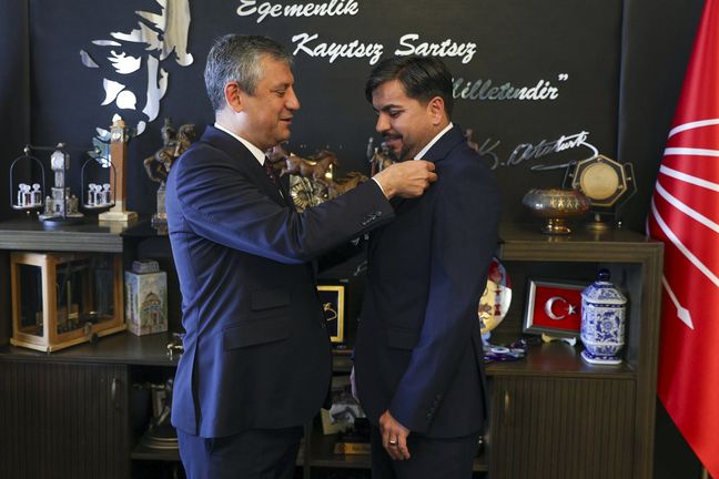 Arif Kocabıyık, İYİ Parti'den CHP'ye geçti