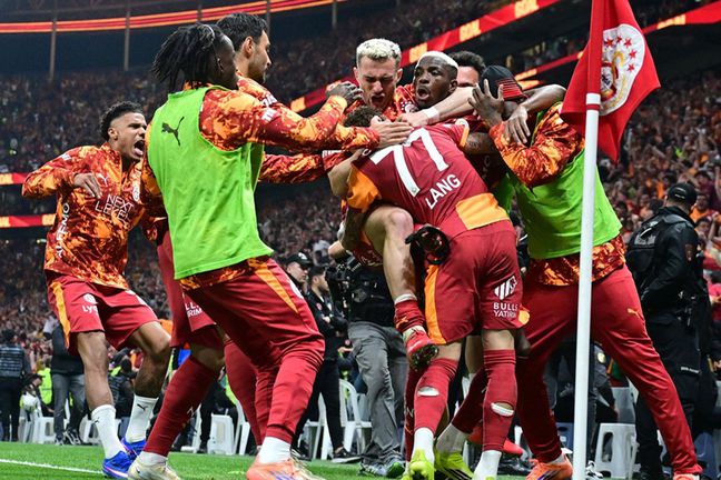 Aslan'dan müthiş geri dönüş! Süper Lig'de şampiyon Galatasaray