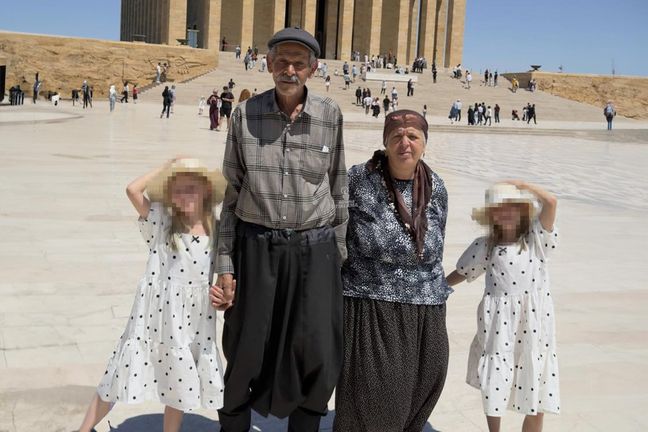 34 yıl sonra evlat sahibi olan çiftten Anıtkabir ziyareti