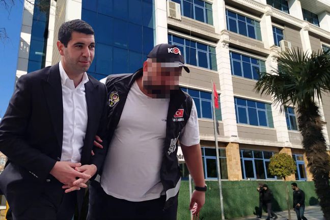 Avcılar Belediyesi'ne operasyon: 13 şüpheli gözaltında