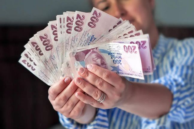Milyonlar merakla bekliyor! İşte en düşük emekli maaşı için konuşulan rakam