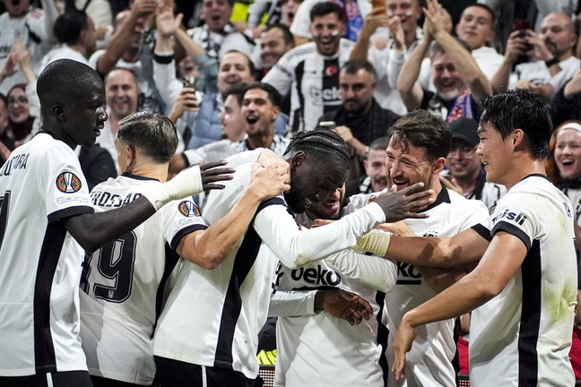 Dolmabahçe'de 4 gol, 1 kırmızı kart! Beşiktaş Avrupa'da namağlup ilerliyor
