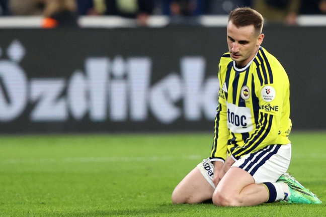 Kadıköy'de soğuk duş! Fenerbahçe, öne geçtiği maçta Göztepe'ye kaybetti