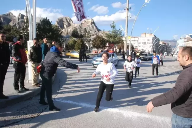 Tokat'ta Mehmet Akif İnan Anısına Koşu Düzenlendi