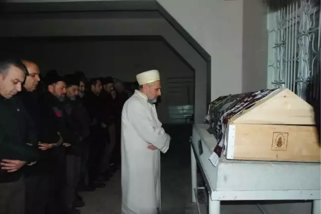 Simit Satarak Elazığspor'a Destek Olan Muhammed, Kalp Krizinden Öldü (2)