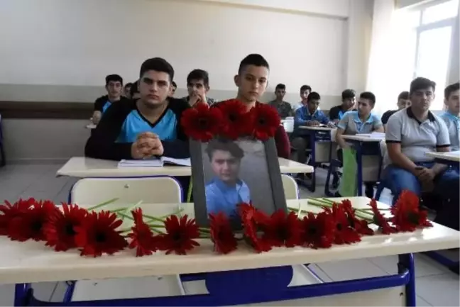 Trafik kazasında ölen liseli samet'in sınıfında hüzün var