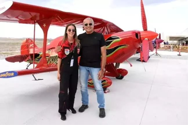 Akrobasi pilotlarının gösterisi nefes kesti (3)